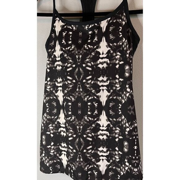 Fabletics Norwalk Tank Top Black/White Tie Dye Built in Bra XXS NEW - Picture 4 of 9